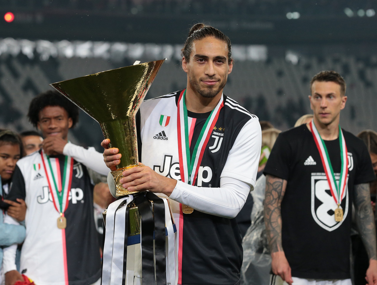 14年前国足0-1西班牙！当时阵容：卡西、哈维出战，郑智等人先发